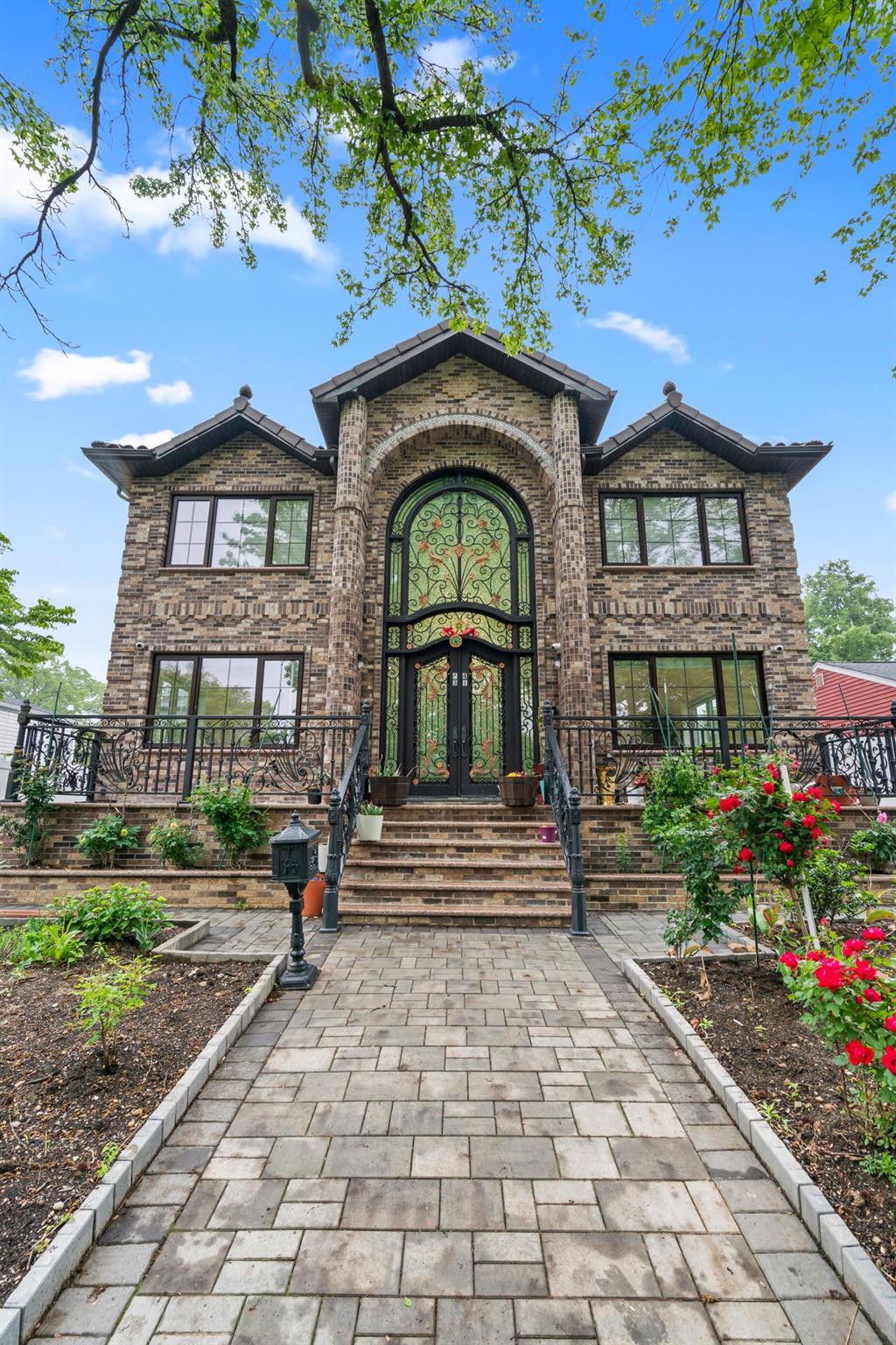 63-41 252nd Street, Little Neck, NY 11362