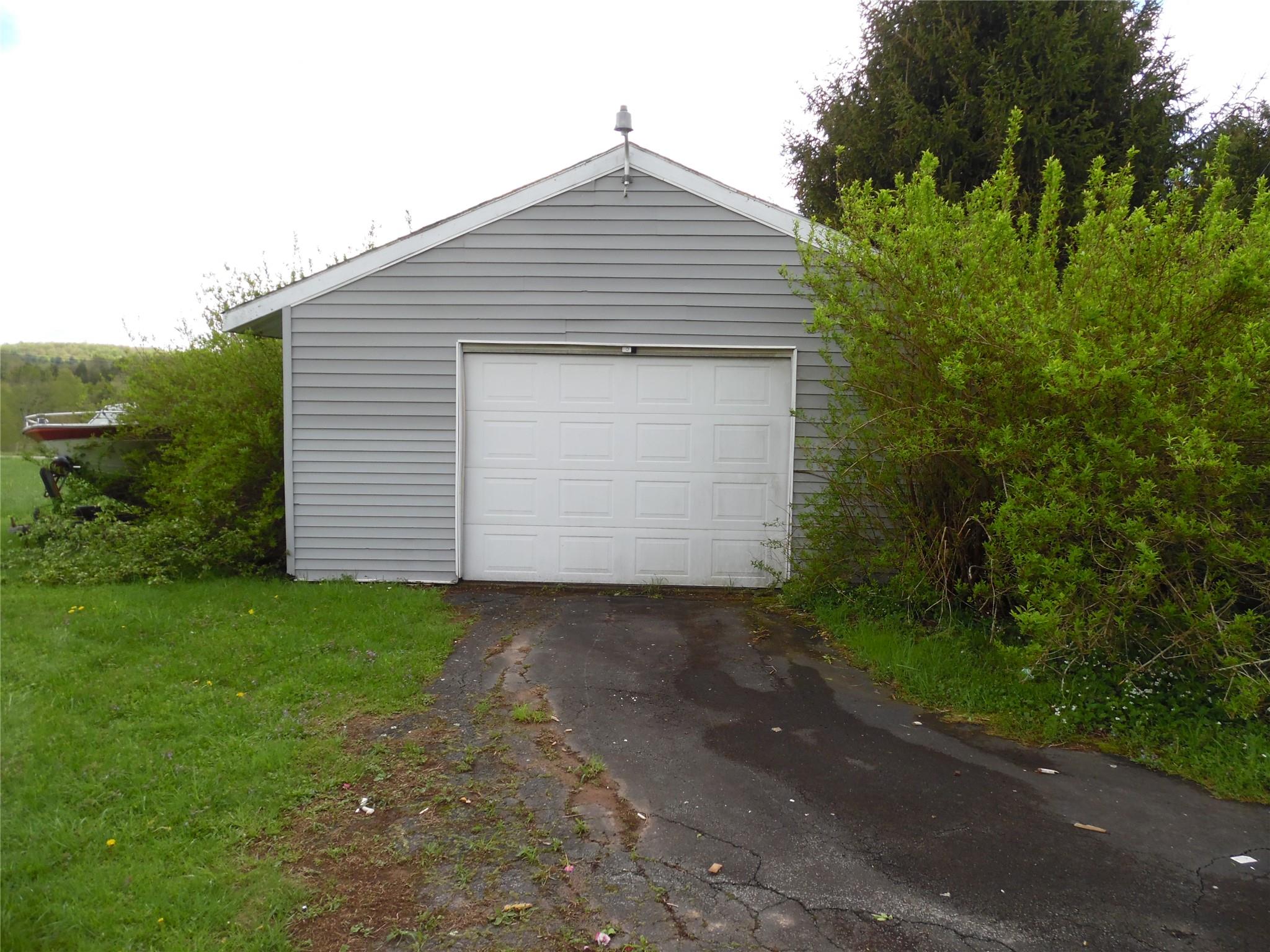 8 Crumley Van Vactor Rd, Ferndale, NY 12734