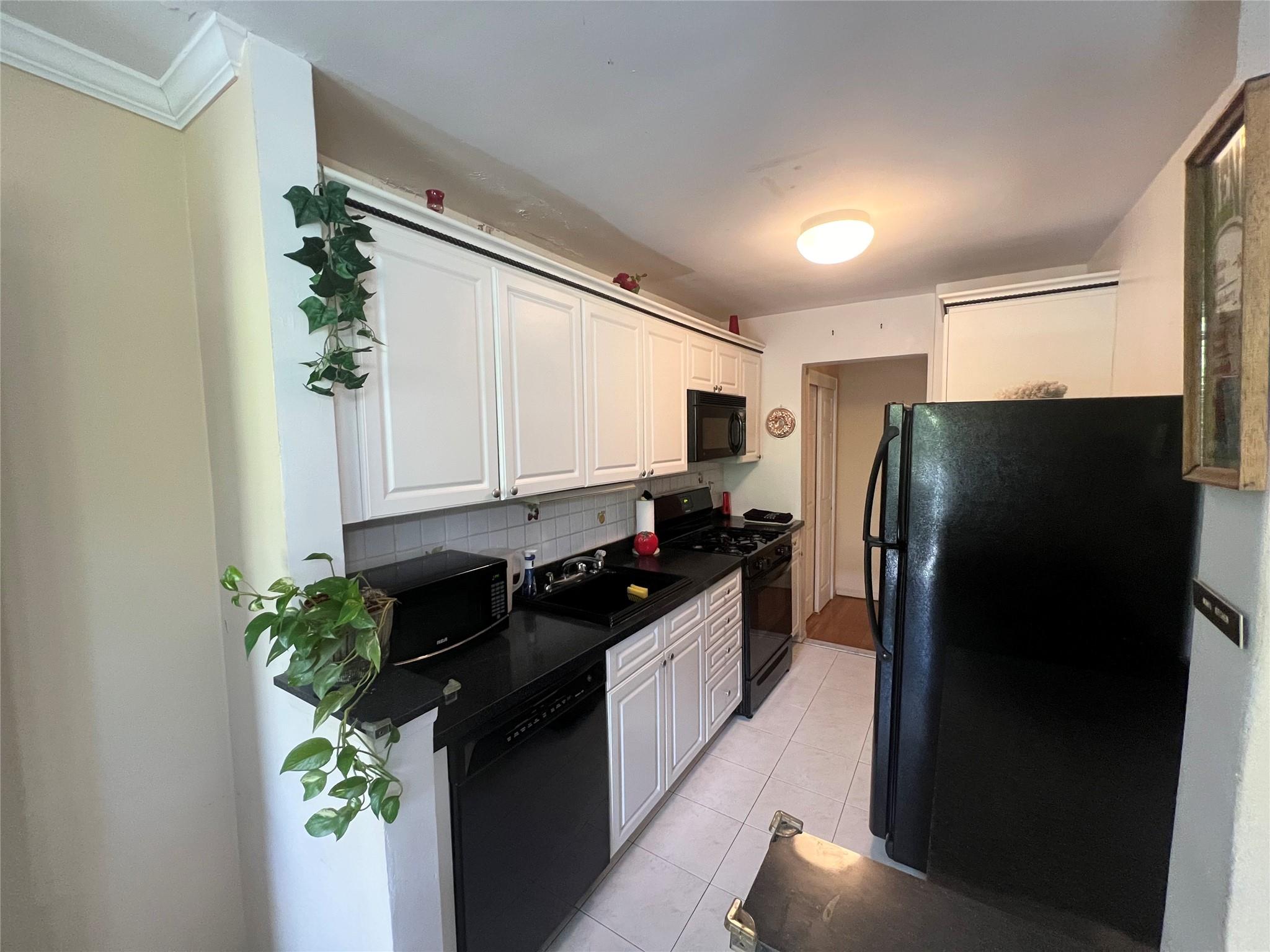 86-10 151 Avenue # 4G, Howard Beach, NY 11414