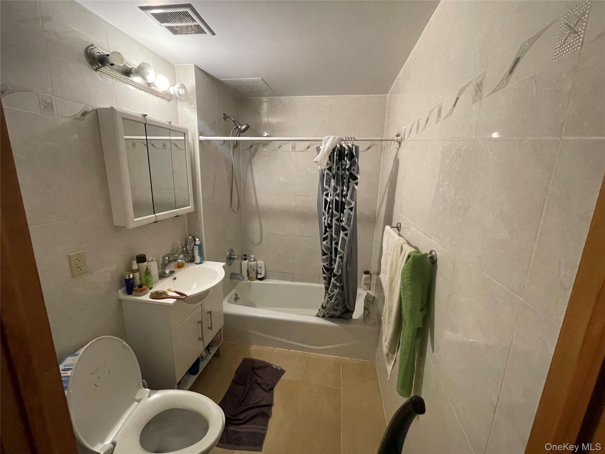 63-14 queens Boulevard # 6B, Woodside, NY 11377