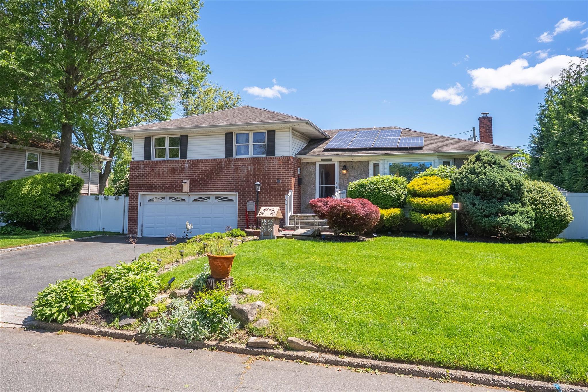 2544 New York Avenue, Melville, NY 11747