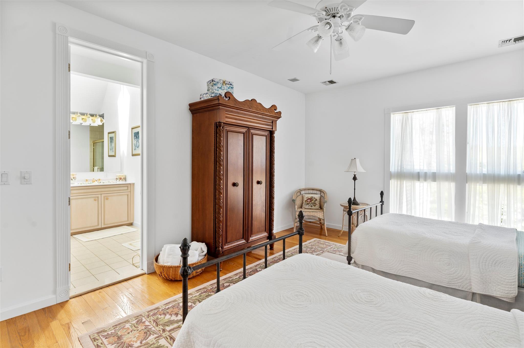 390 Old Montauk Highway, Montauk, NY 11954