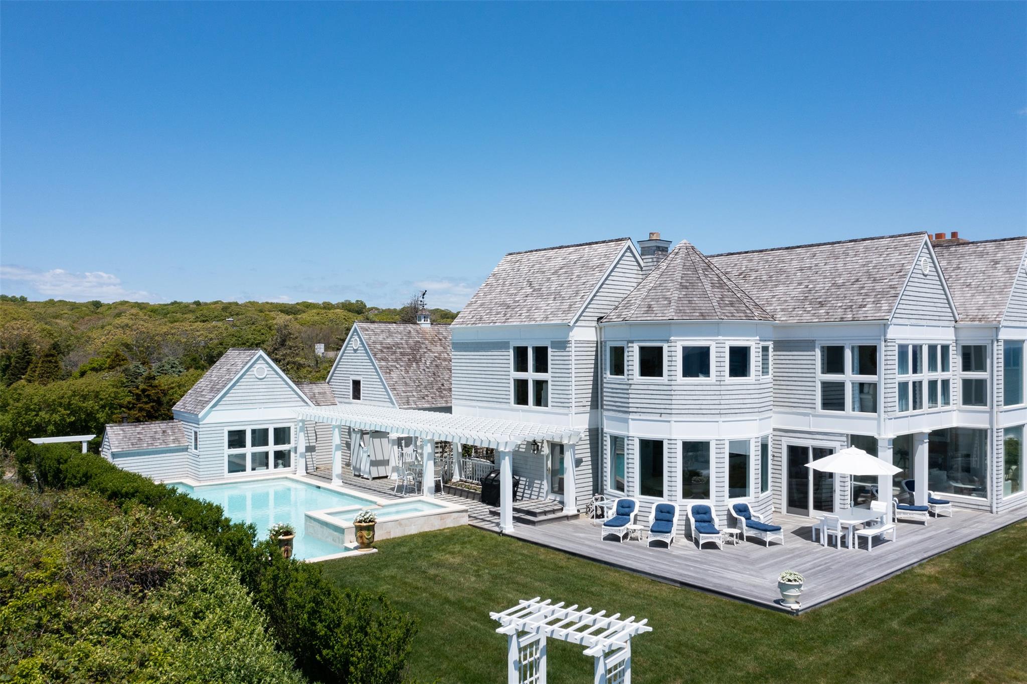 390 Old Montauk Highway, Montauk, NY 11954