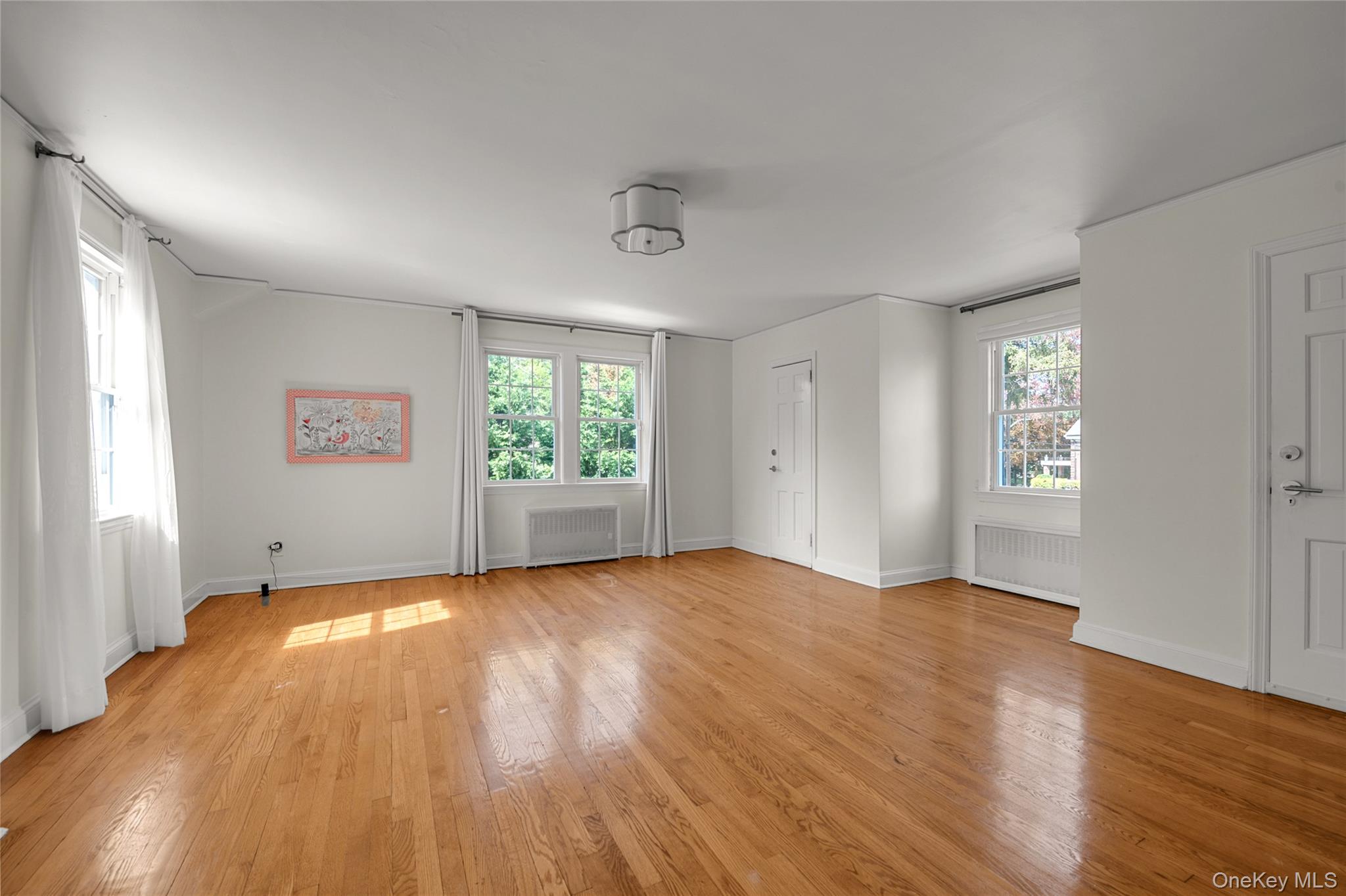 13 Arbor Place, Glen Cove, NY 11542