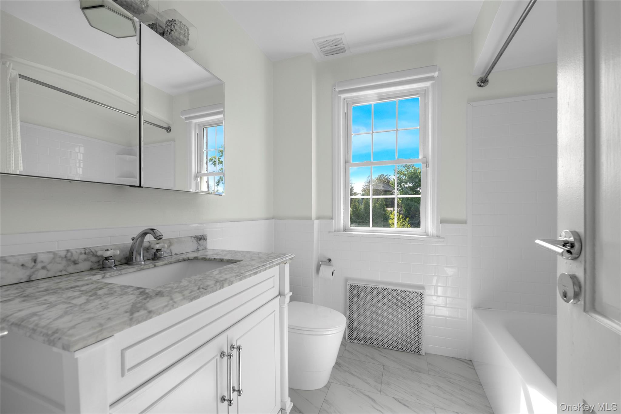 13 Arbor Place, Glen Cove, NY 11542