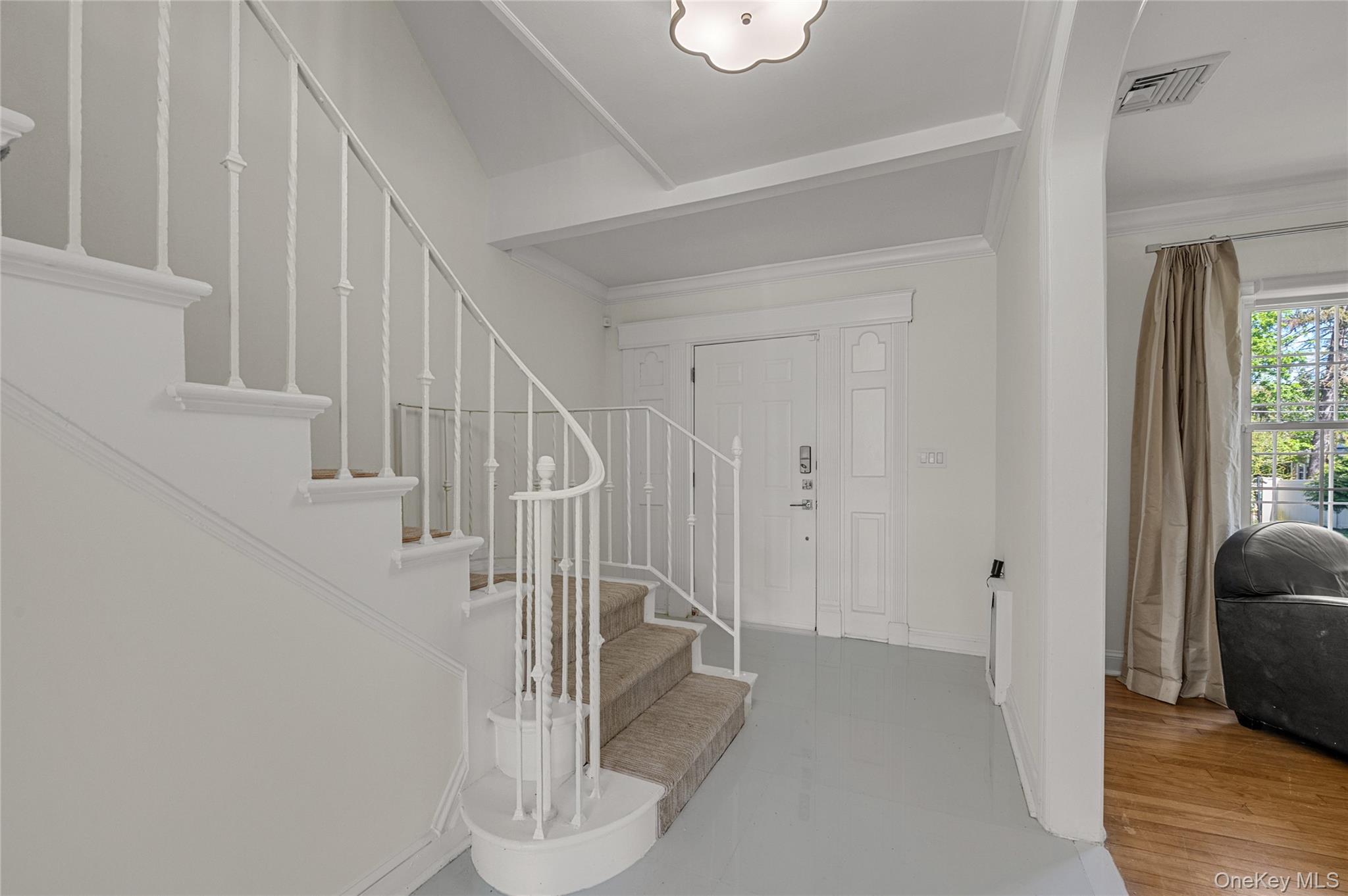 13 Arbor Place, Glen Cove, NY 11542