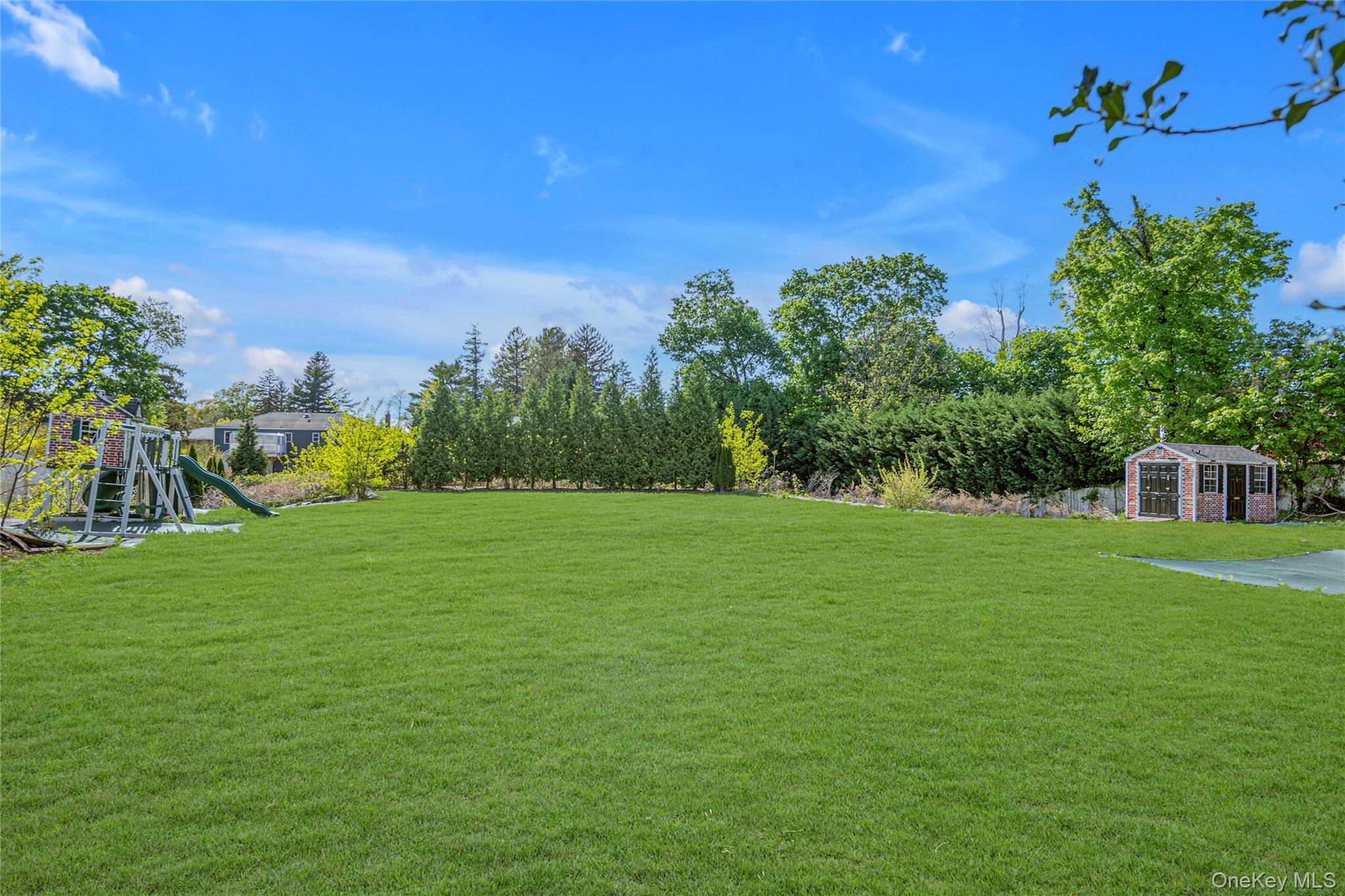 13 Arbor Place, Glen Cove, NY 11542