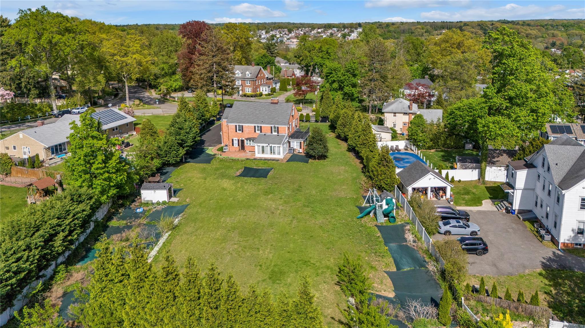 13 Arbor Place, Glen Cove, NY 11542