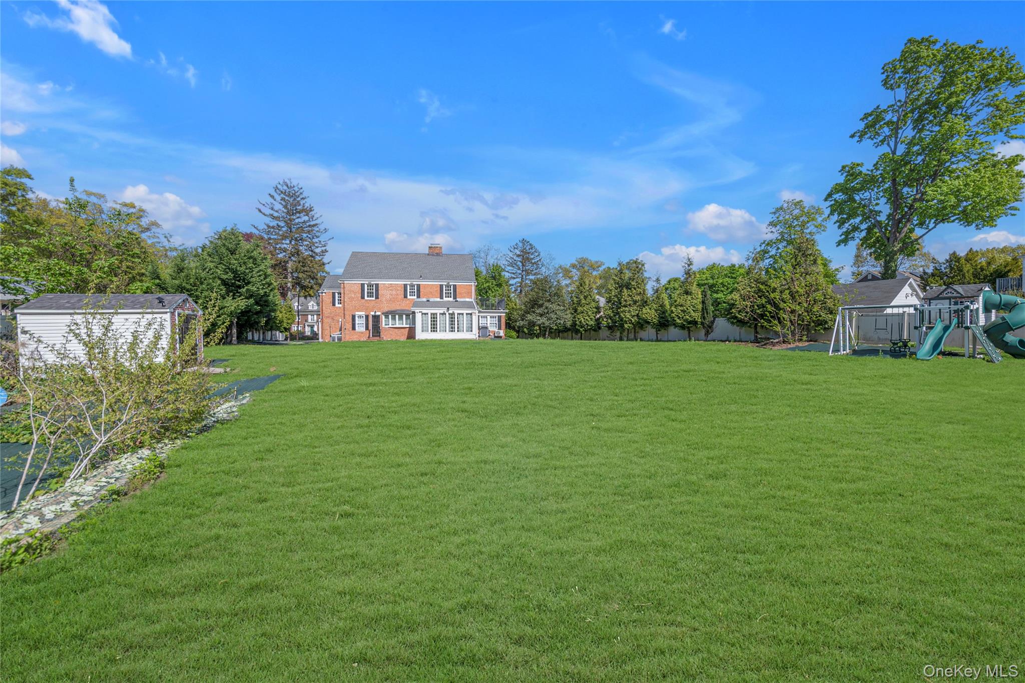 13 Arbor Place, Glen Cove, NY 11542