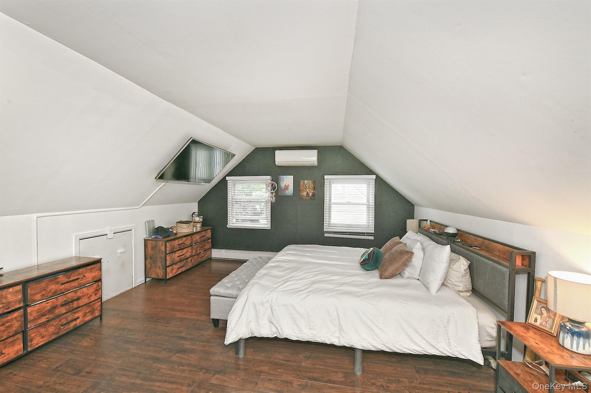 133 Spring Lane, Levittown, NY 11756