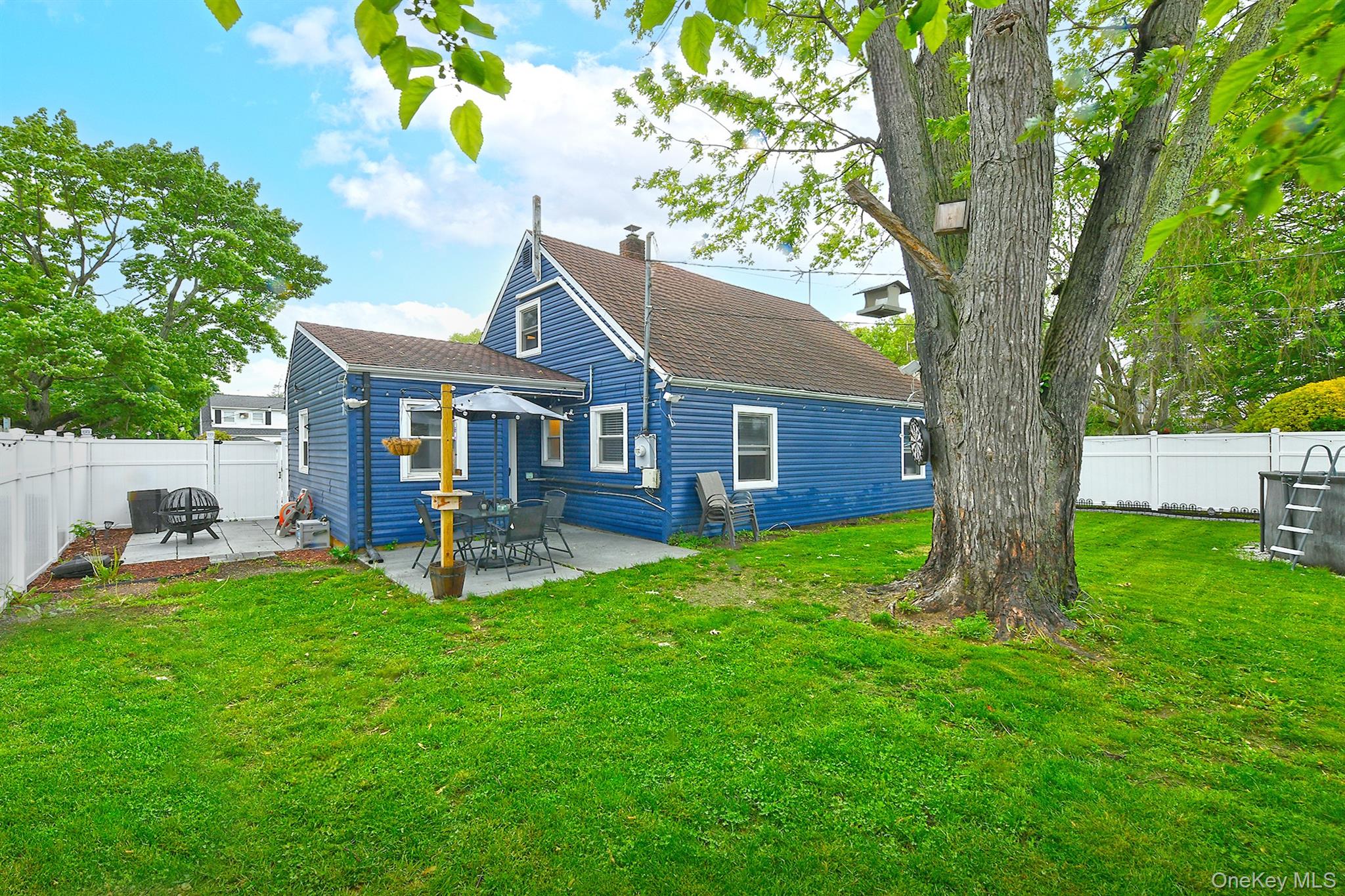 133 Spring Lane, Levittown, NY 11756