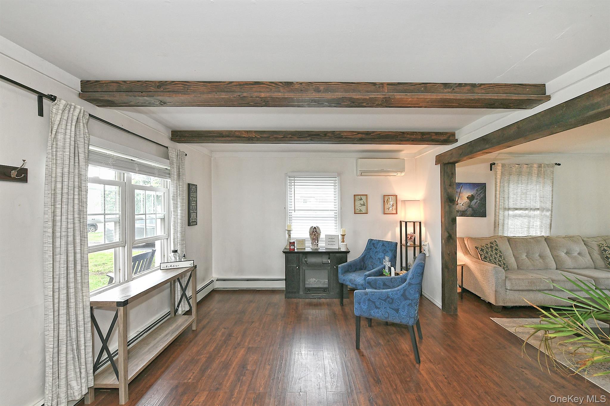 133 Spring Lane, Levittown, NY 11756