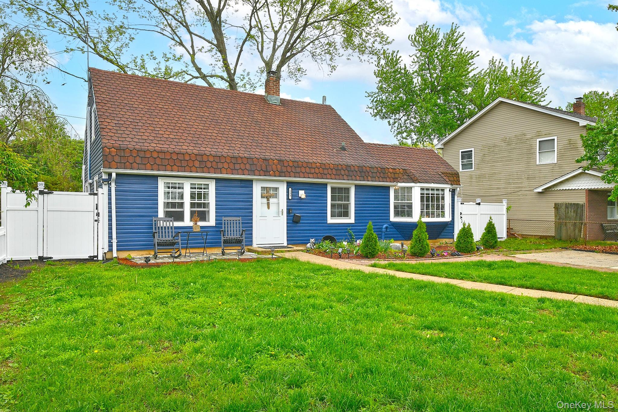 133 Spring Lane, Levittown, NY 11756