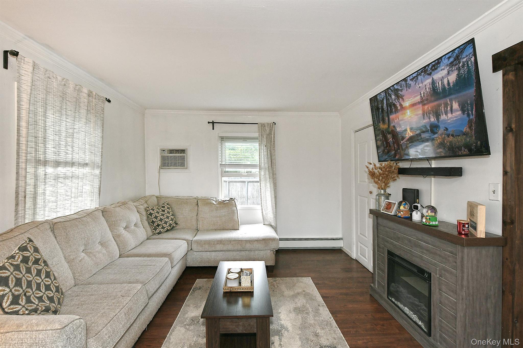 133 Spring Lane, Levittown, NY 11756