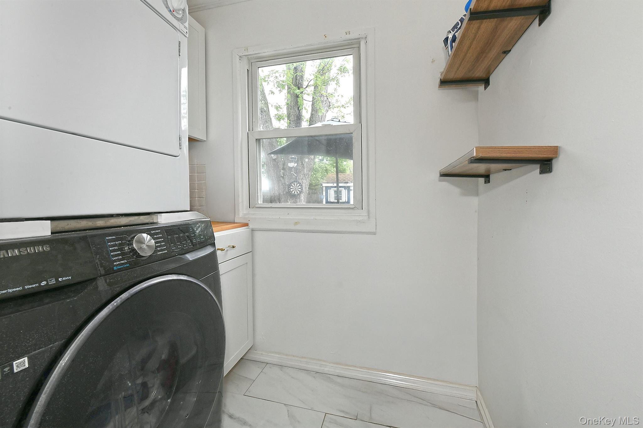 133 Spring Lane, Levittown, NY 11756