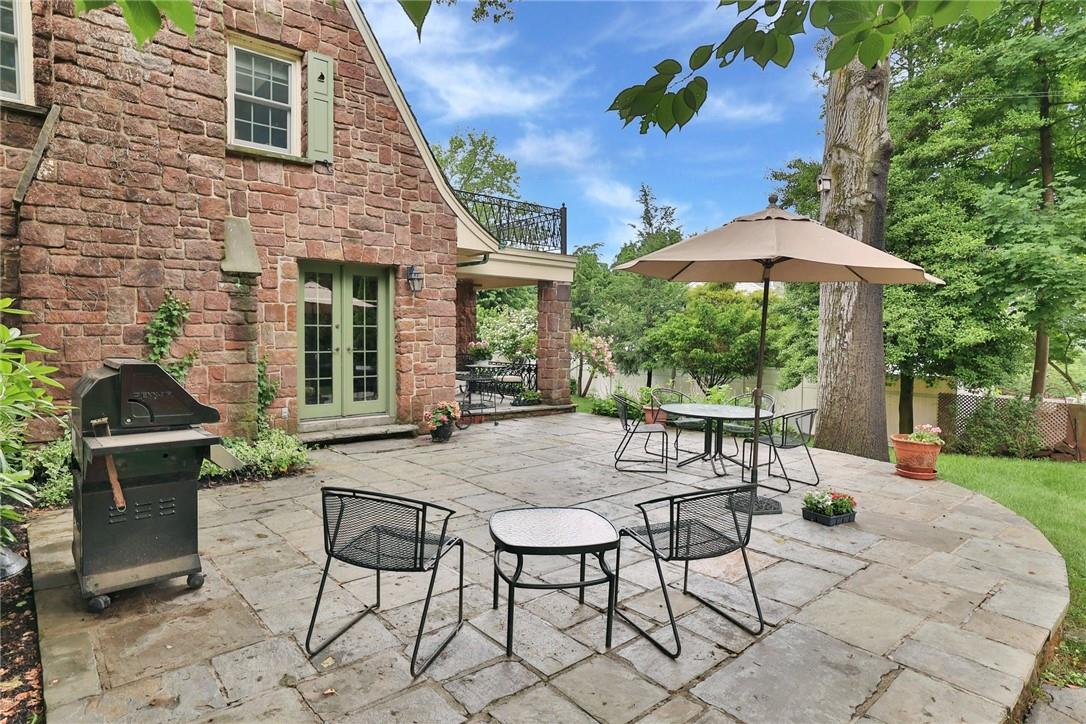 6 Fairmont Avenue, Pearl River, NY 10965