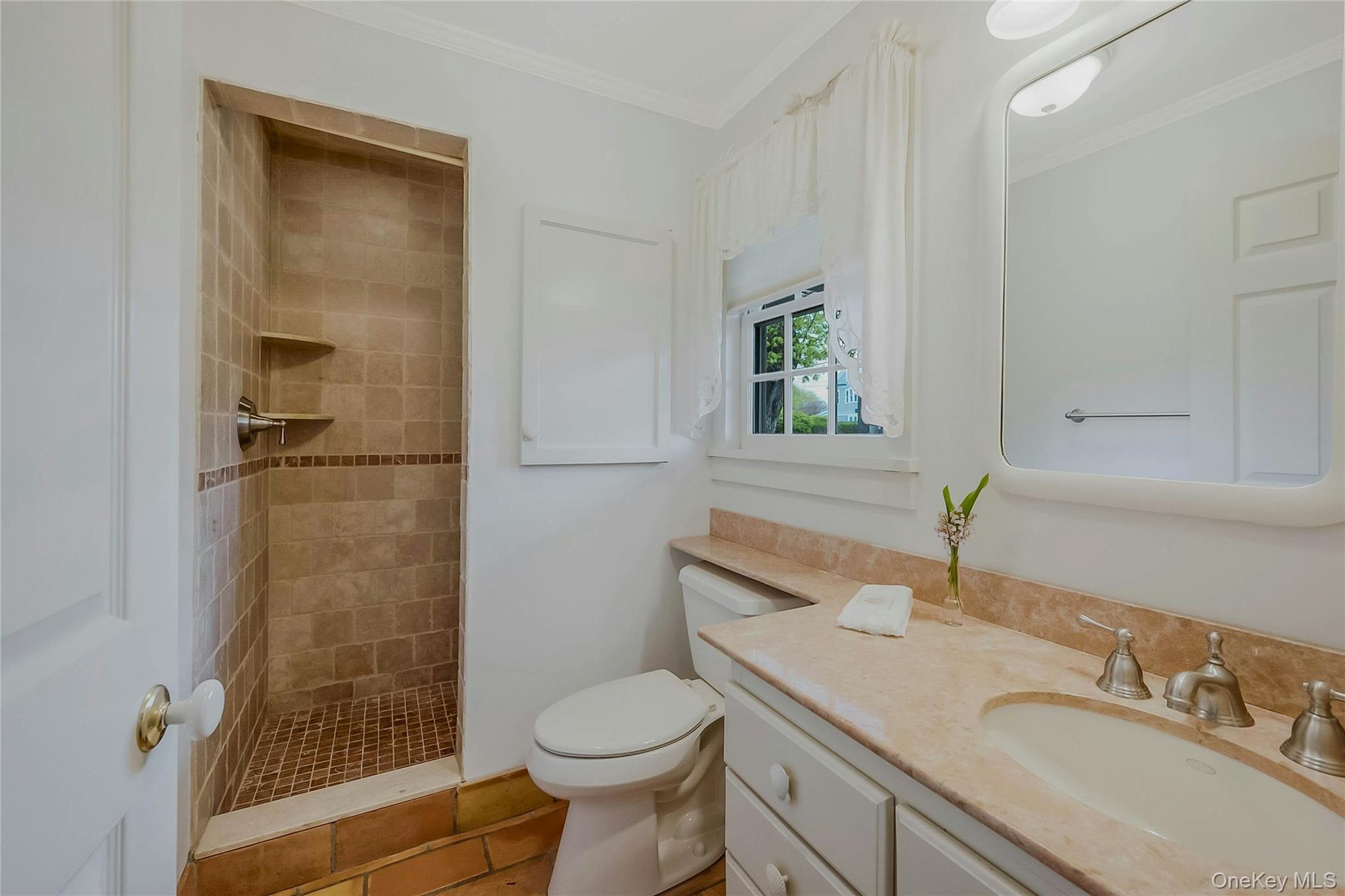 5A/5B Jessup Lane, Quogue, NY 11959