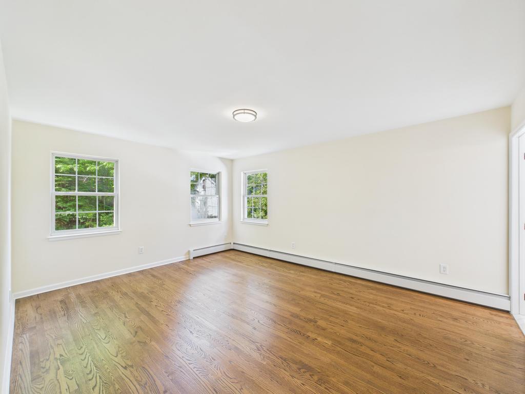 349 E Main Street, Centerport, NY 11721