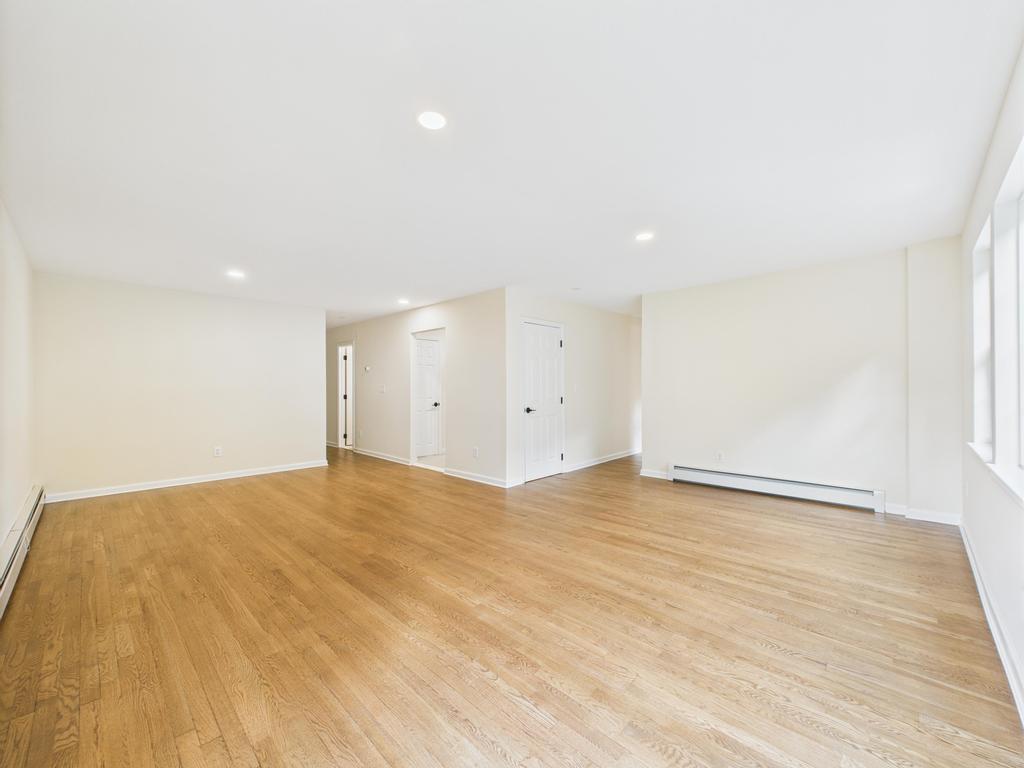 349 E Main Street, Centerport, NY 11721