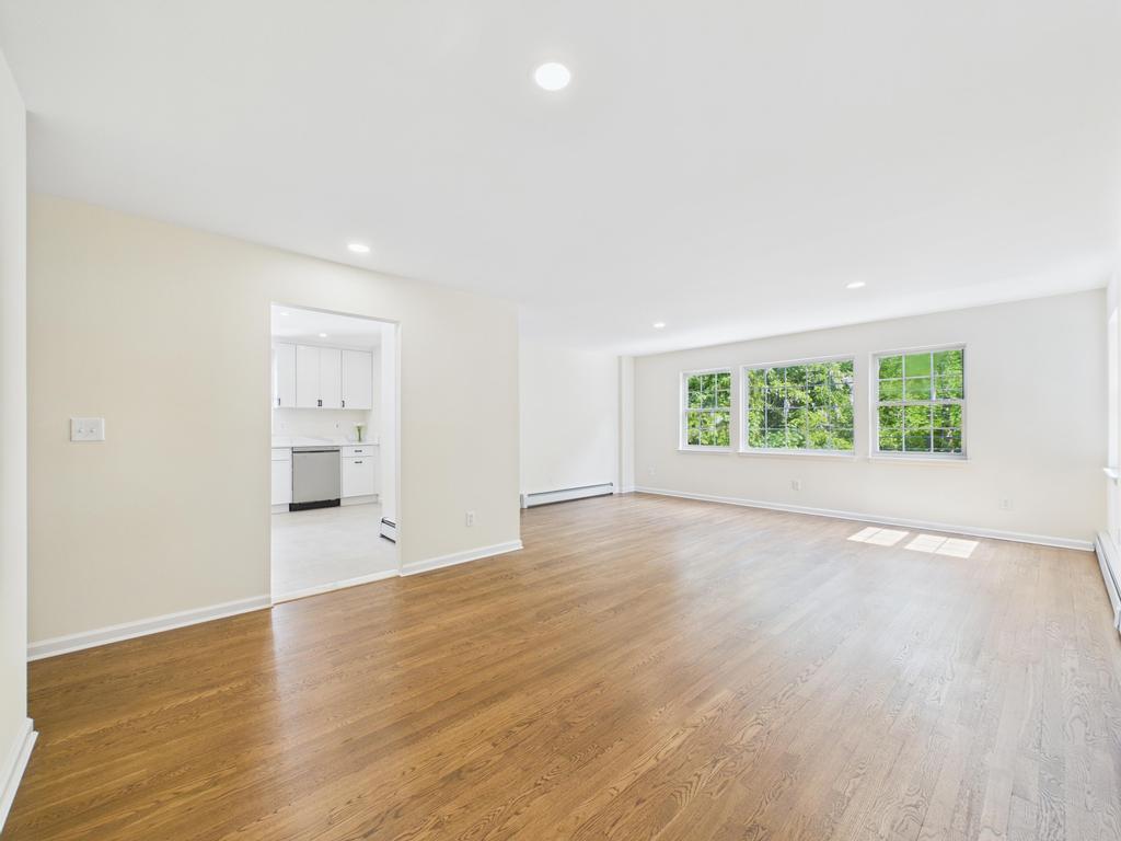 349 E Main Street, Centerport, NY 11721