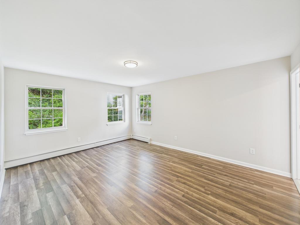 349 E Main Street, Centerport, NY 11721