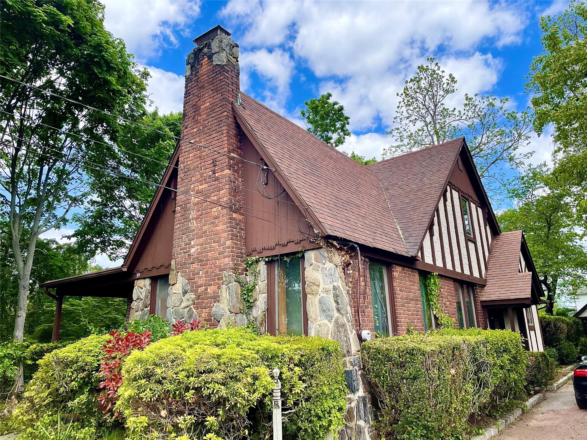 59 Sunset Road, Bay Shore, NY 11706