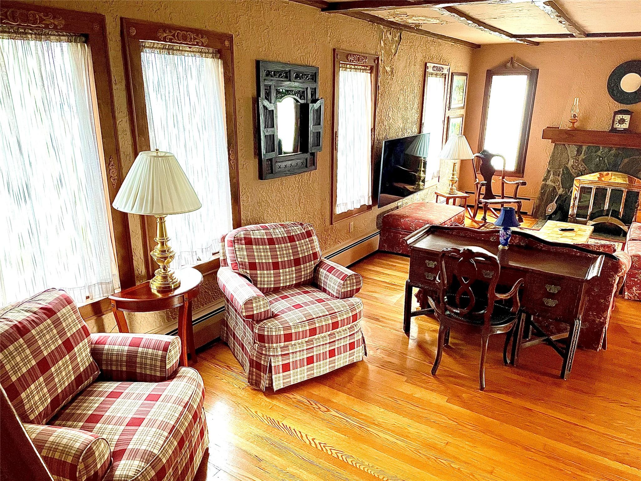 59 Sunset Road, Bay Shore, NY 11706