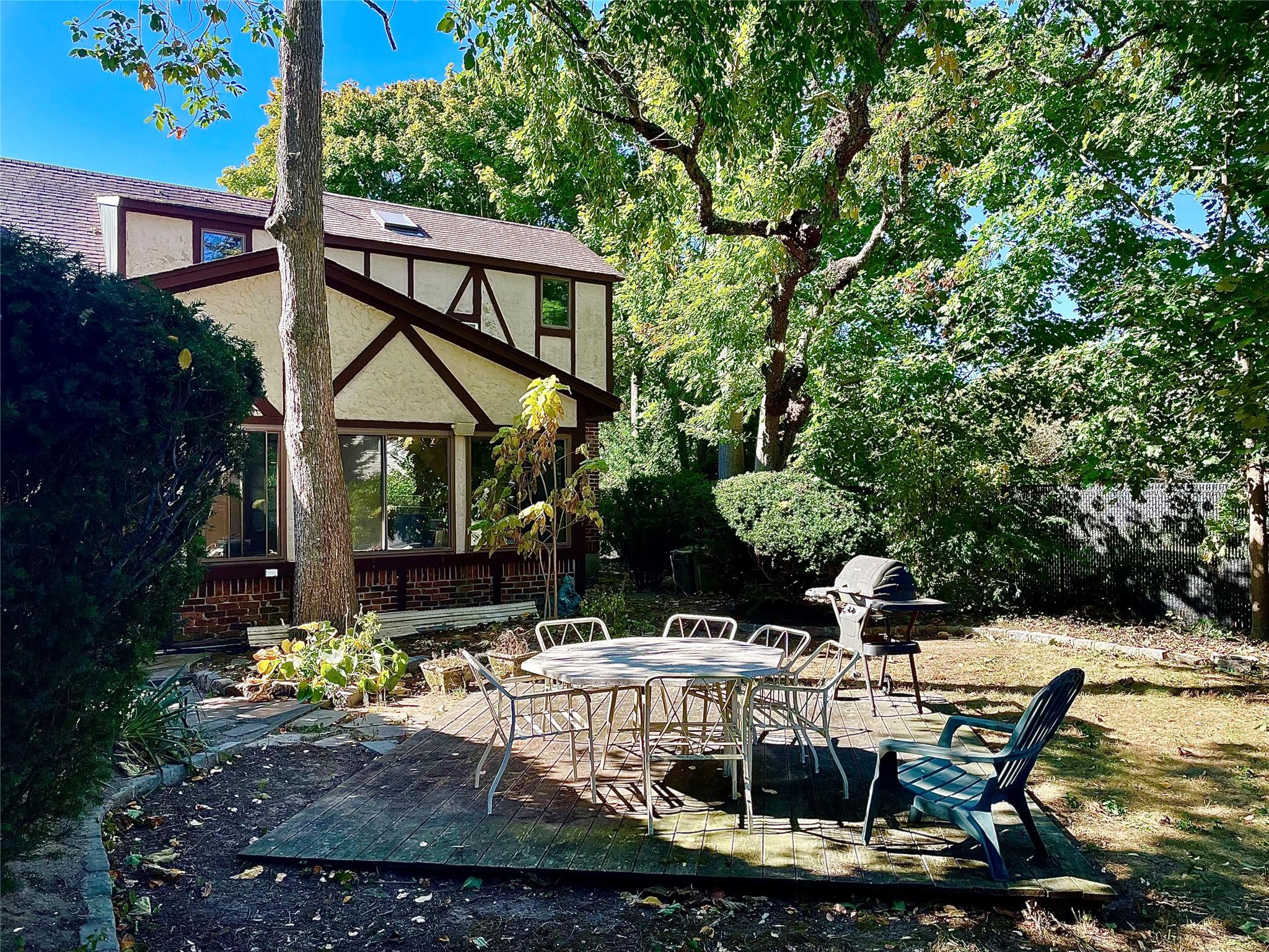 59 Sunset Road, Bay Shore, NY 11706