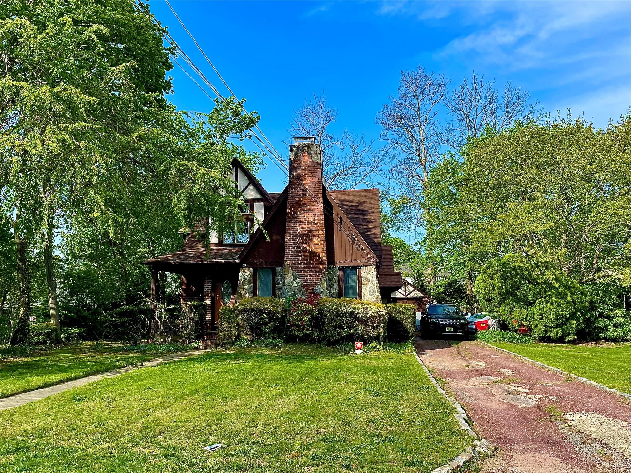 59 Sunset Road, Bay Shore, NY 11706