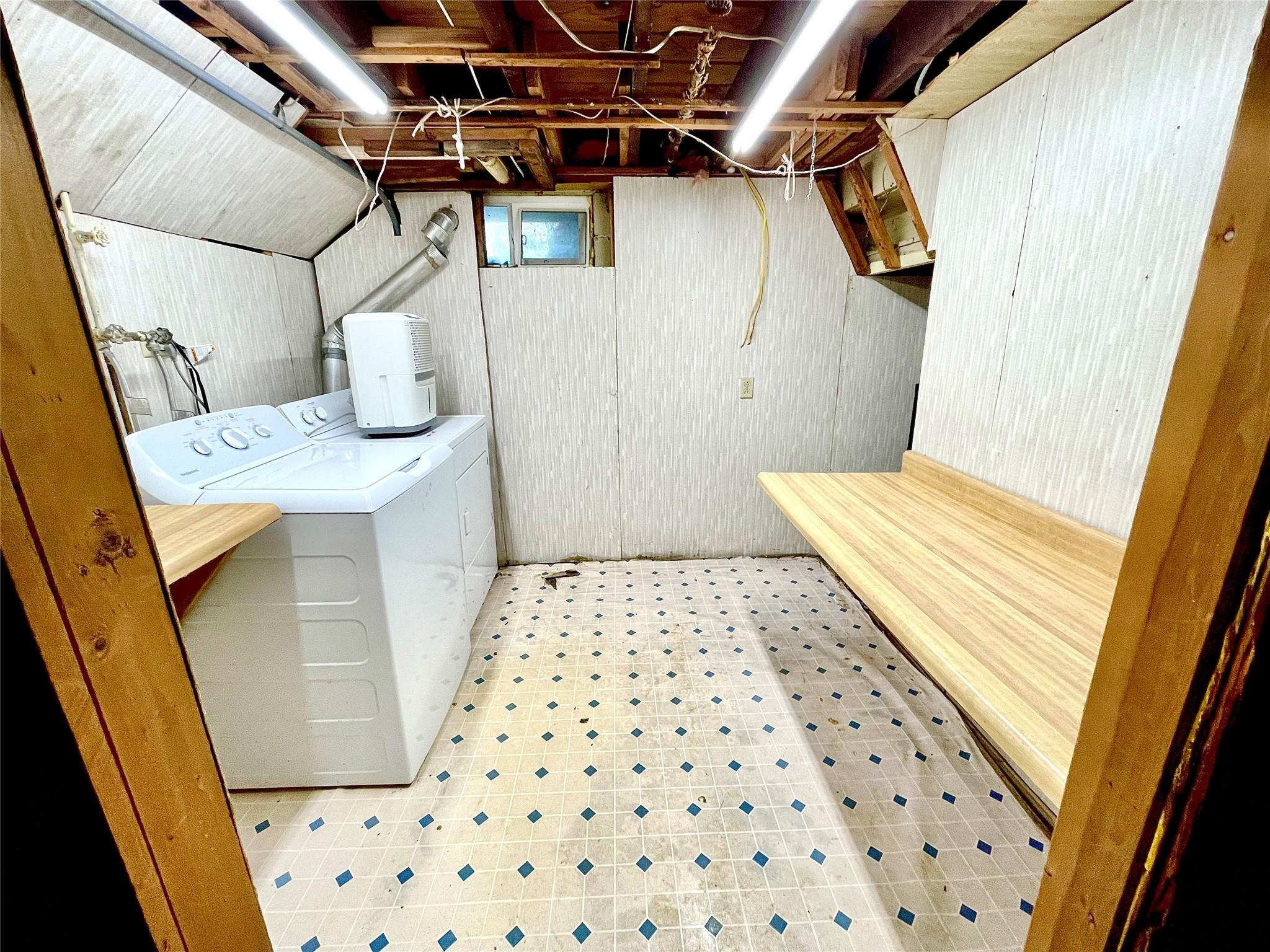 59 Sunset Road, Bay Shore, NY 11706