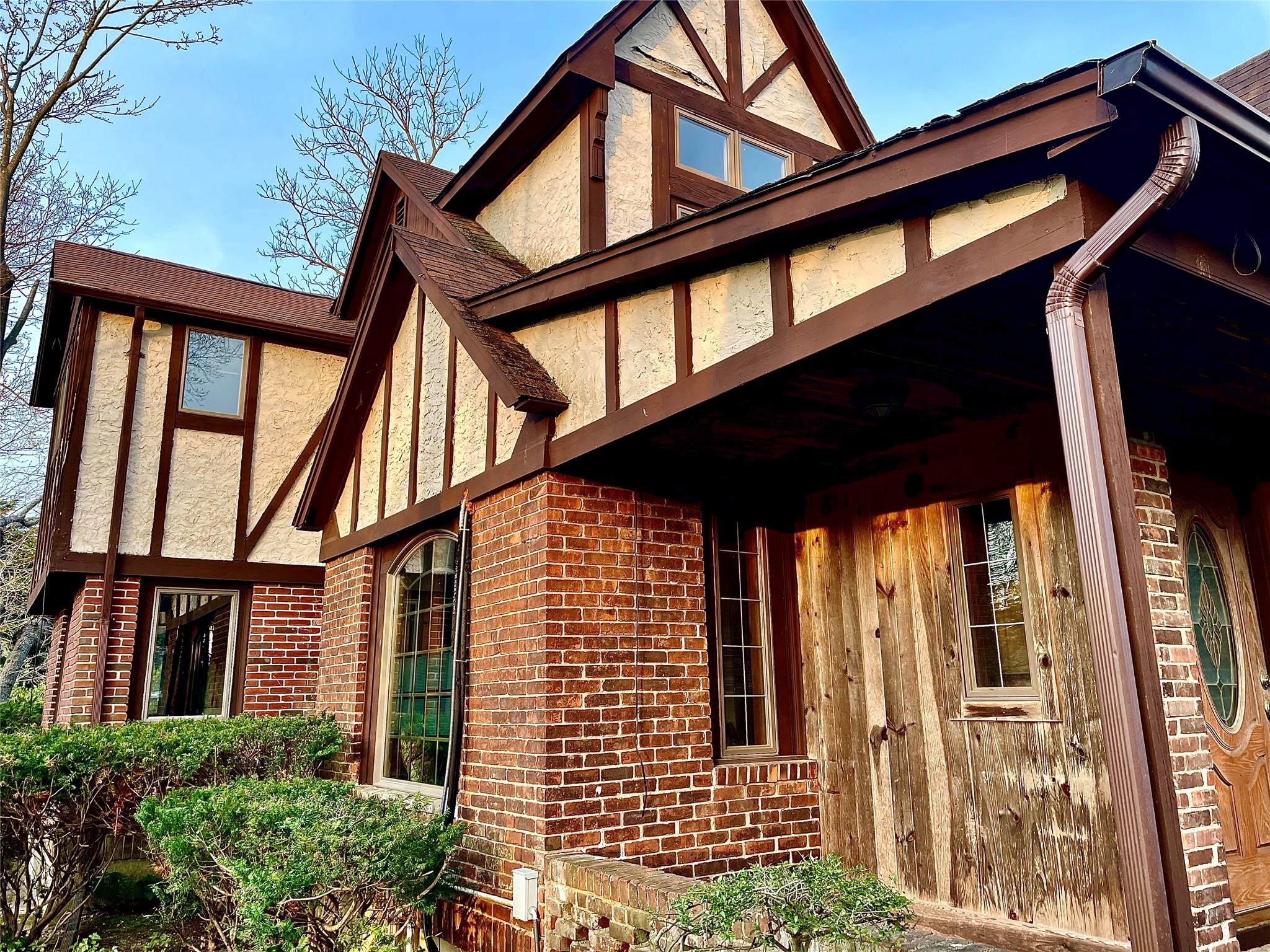 59 Sunset Road, Bay Shore, NY 11706