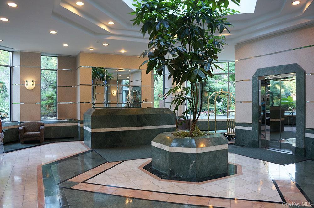 112-01 ,17H Queens Blvd, Forest Hills, NY 11375