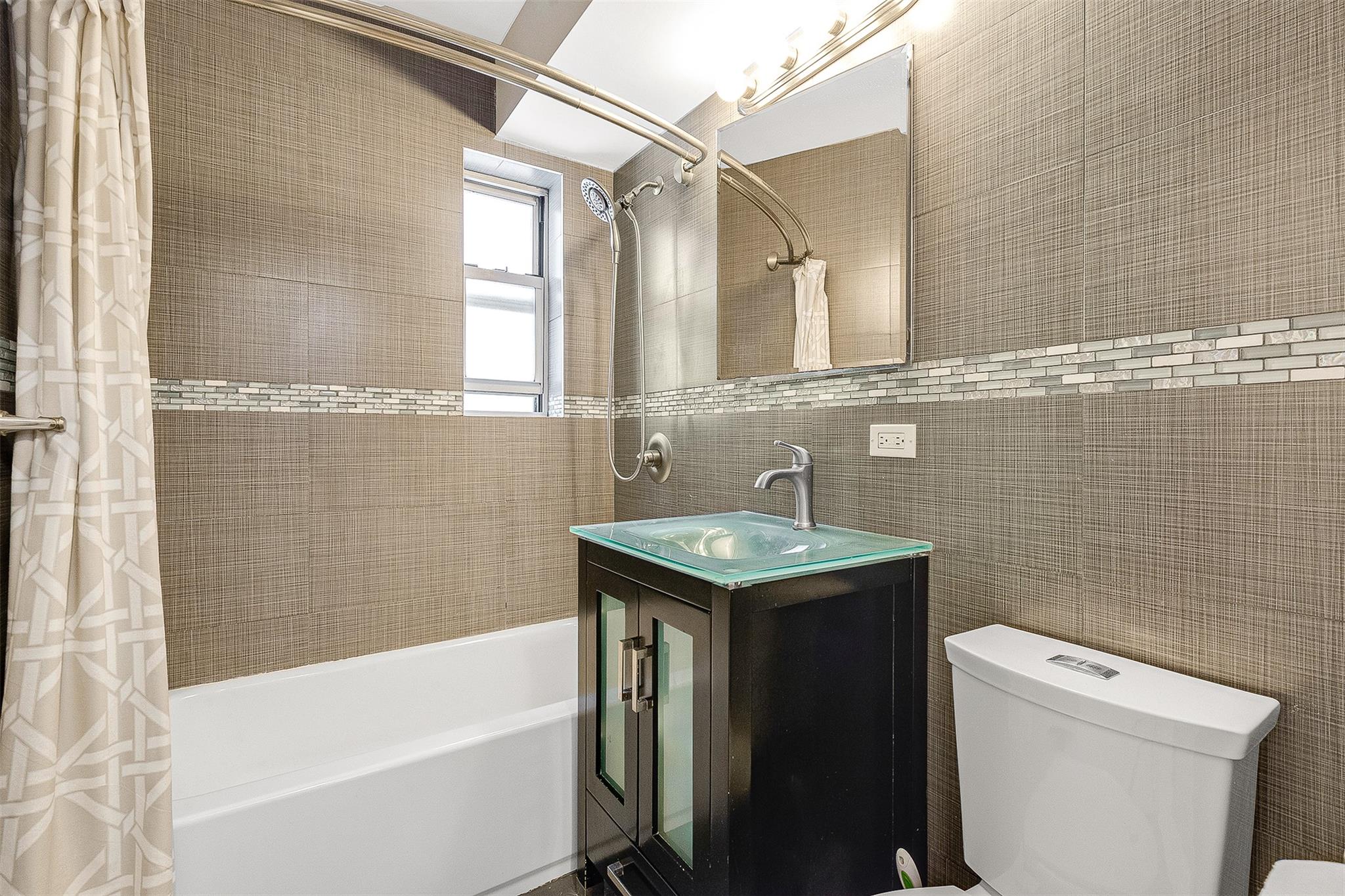 67-30 Clyde Street # 6W, Forest Hills, NY 11375