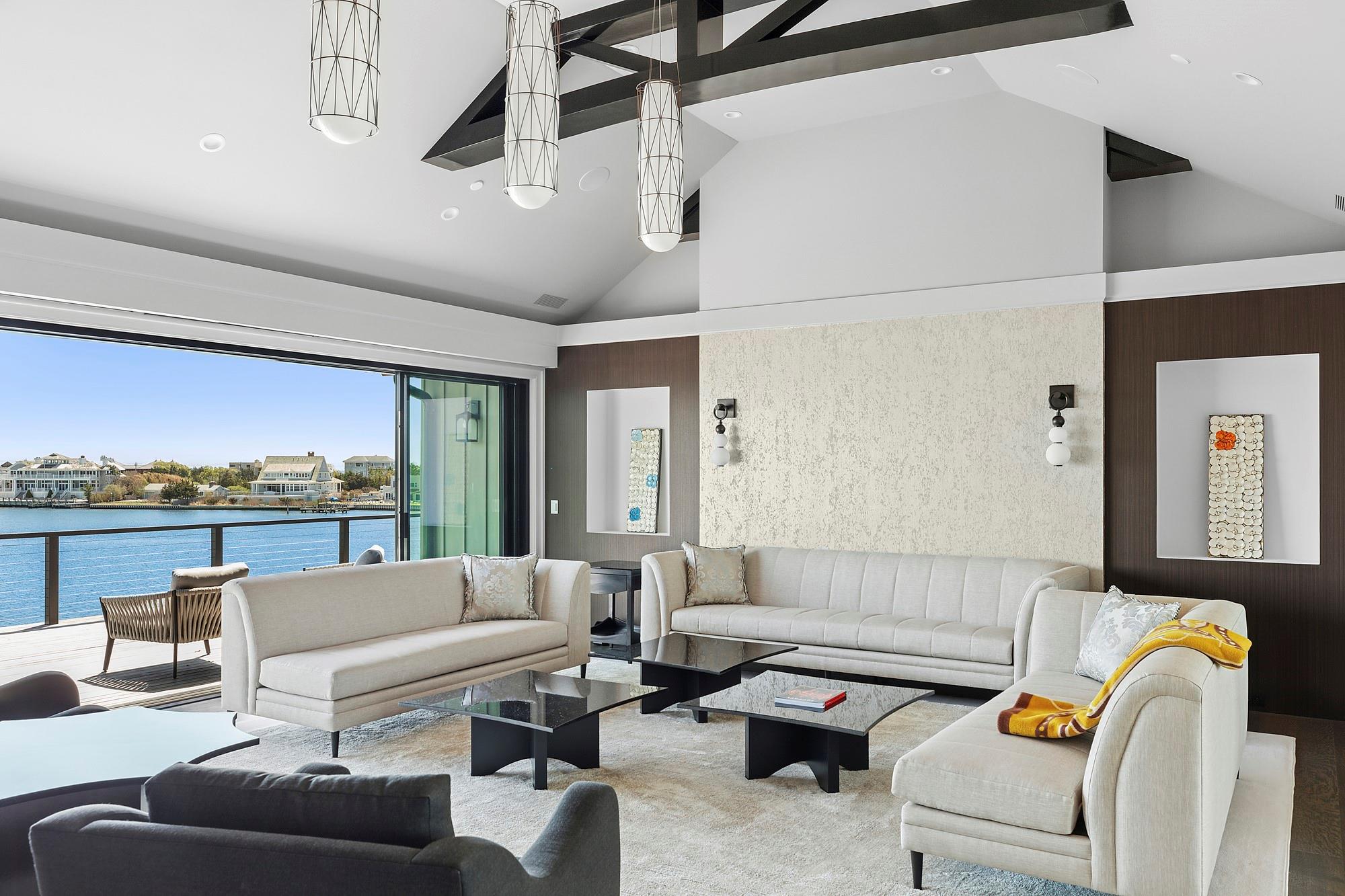 34 Westbridge Road, Westhampton Beach, NY 11978