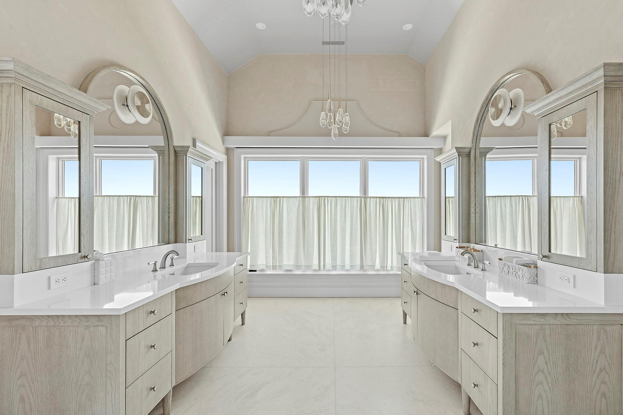 34 Westbridge Road, Westhampton Beach, NY 11978