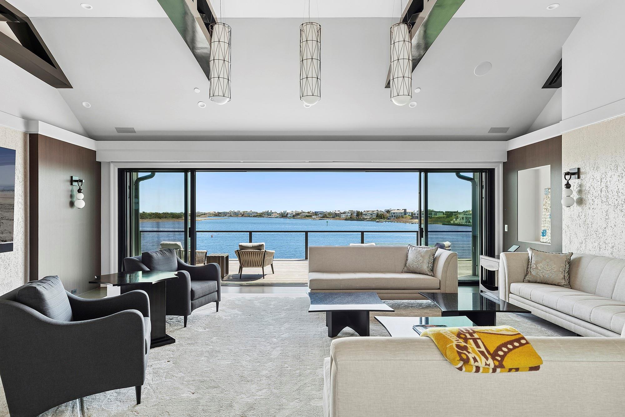 34 Westbridge Road, Westhampton Beach, NY 11978