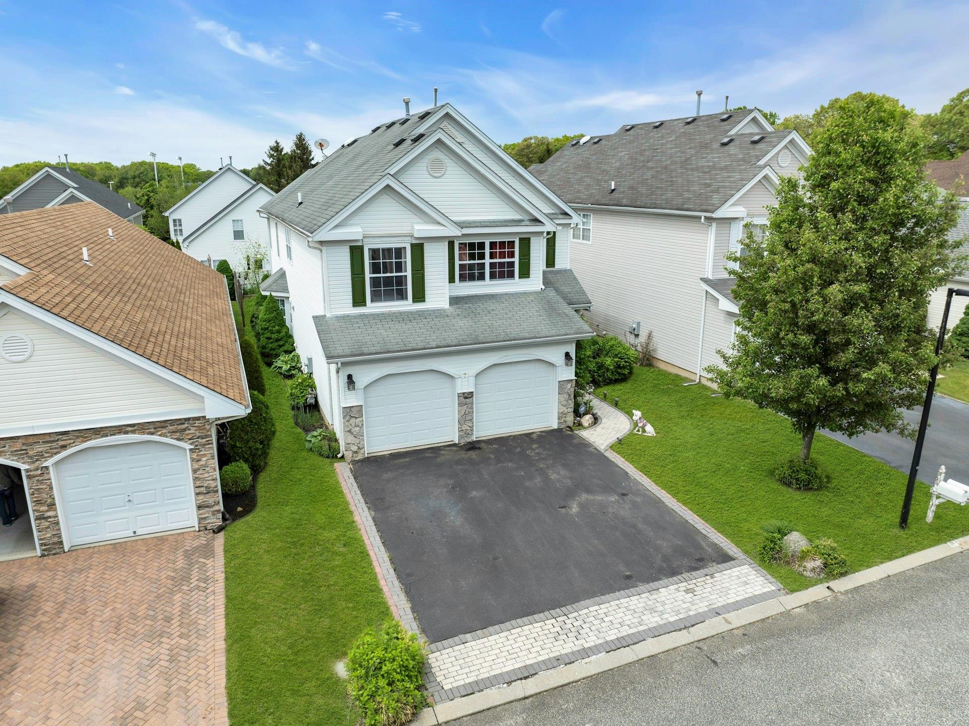 7 Marisa Drive, Middle Island, NY 11953
