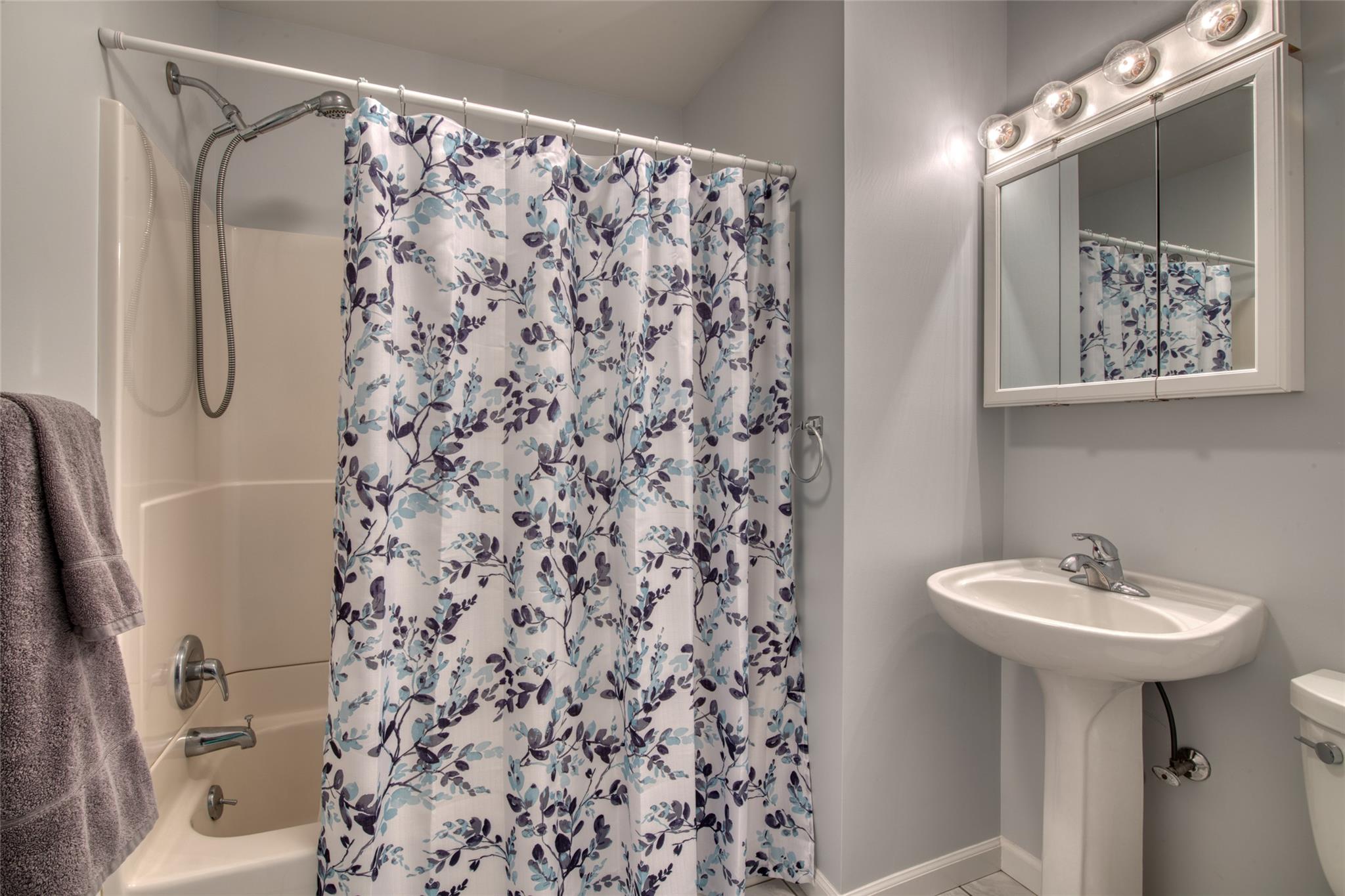 31 Bayberry Lane, Sag Harbor, NY 11963