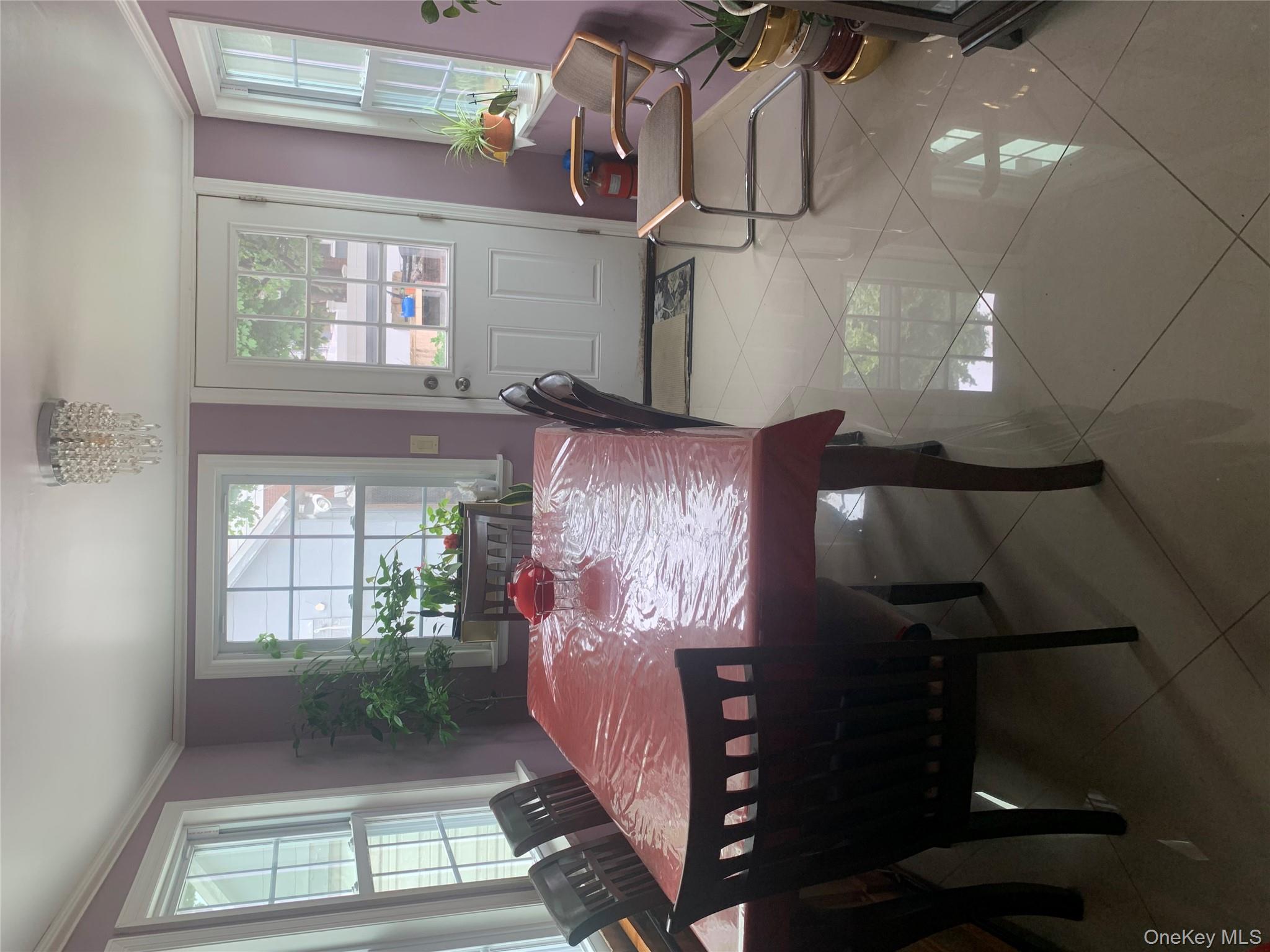 204 Beech Street, Valley Stream, NY 11580