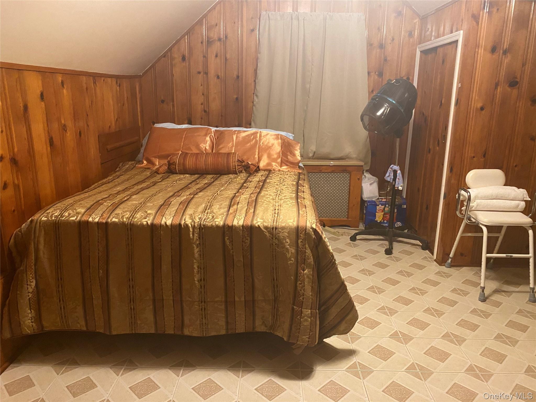 204 Beech Street, Valley Stream, NY 11580