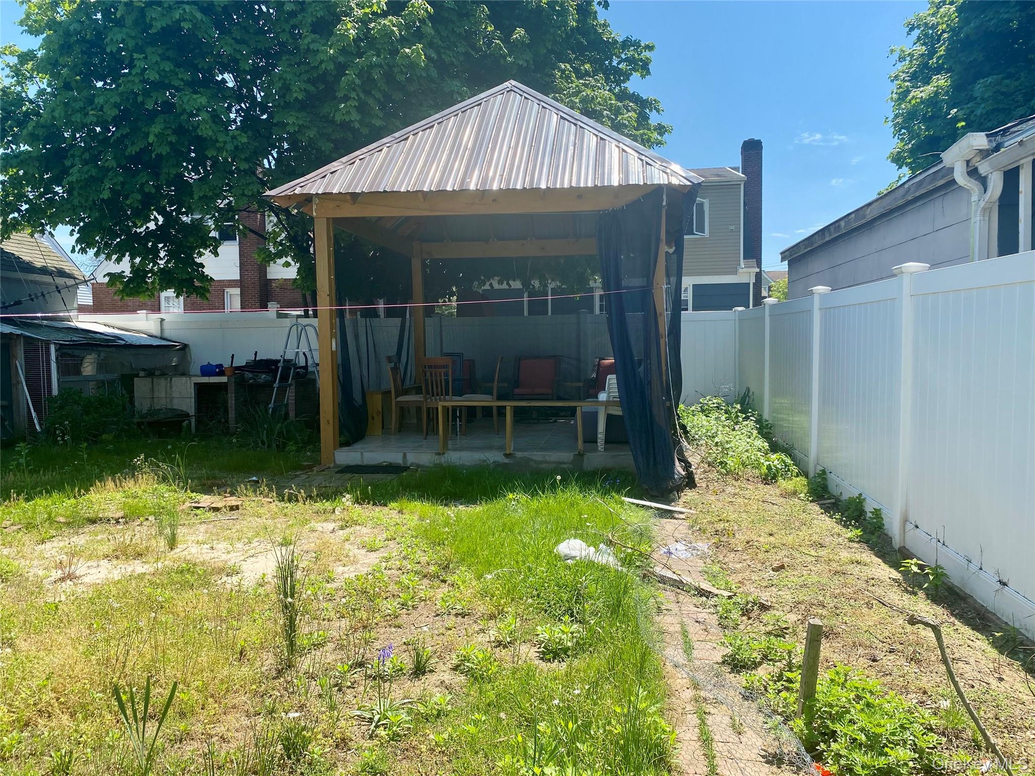 204 Beech Street, Valley Stream, NY 11580