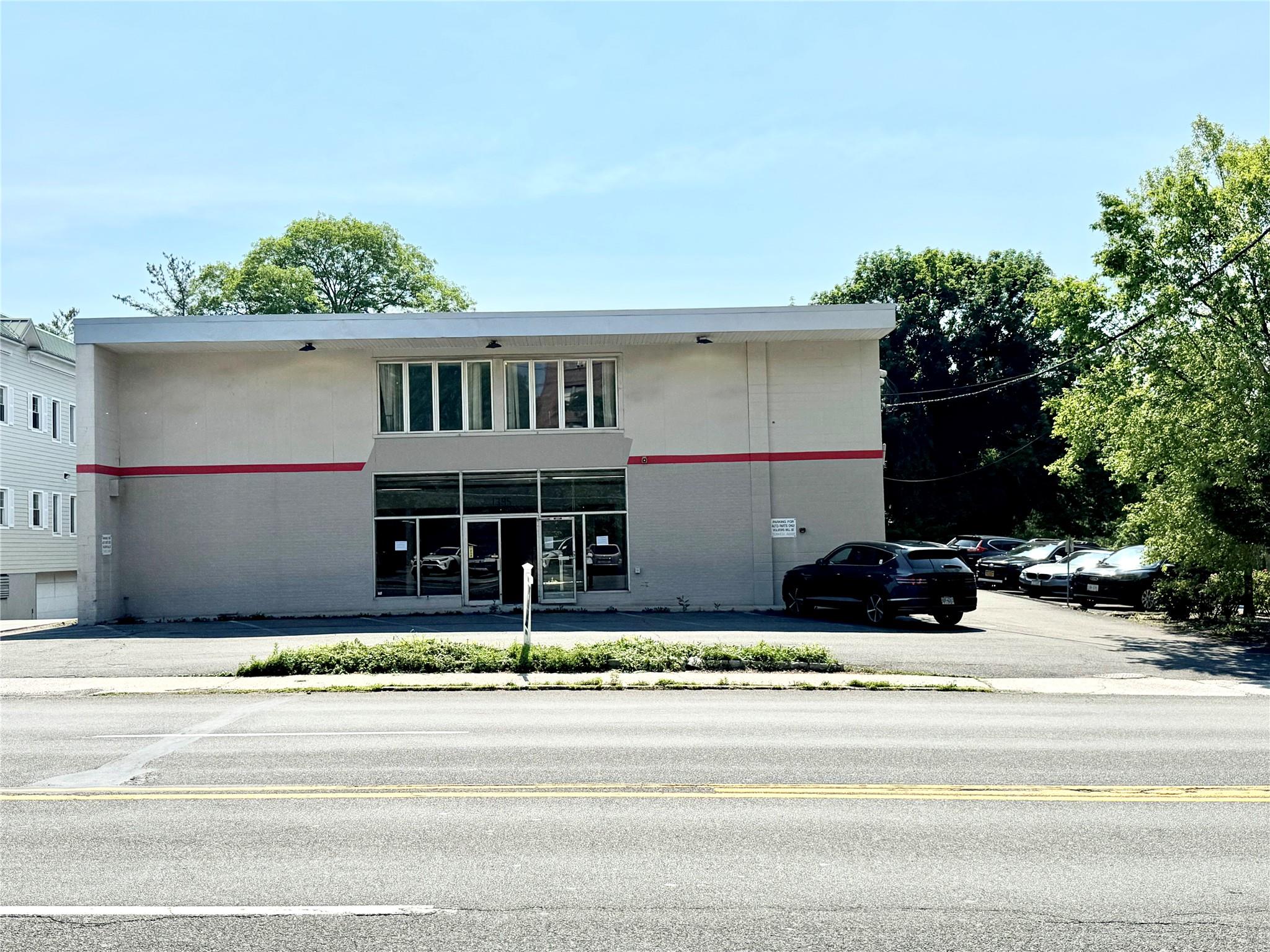 1395 Boston Post Road, Larchmont, NY 10538