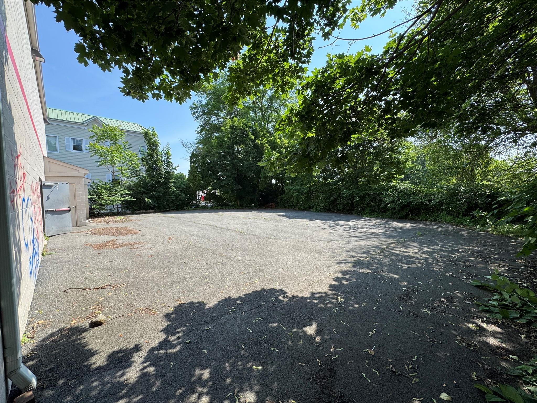 1395 Boston Post Road, Larchmont, NY 10538