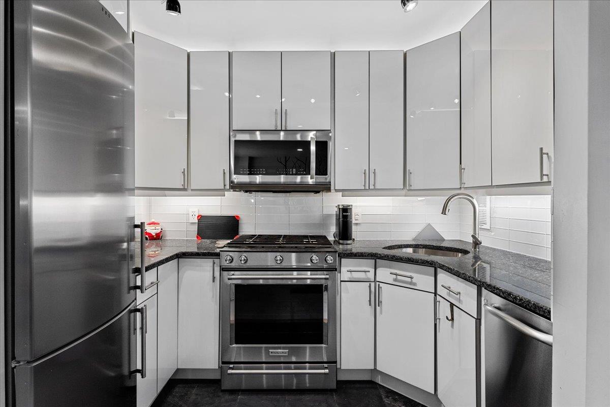 700 Shore Rd # 7EE, Long Beach, NY 11561