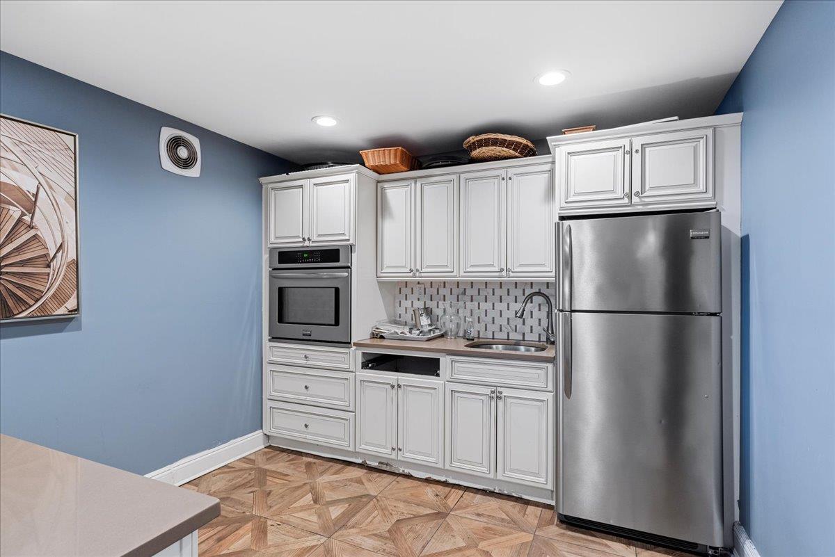 700 Shore Rd # 7EE, Long Beach, NY 11561