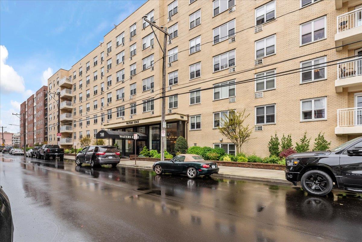 700 Shore Rd # 7EE, Long Beach, NY 11561