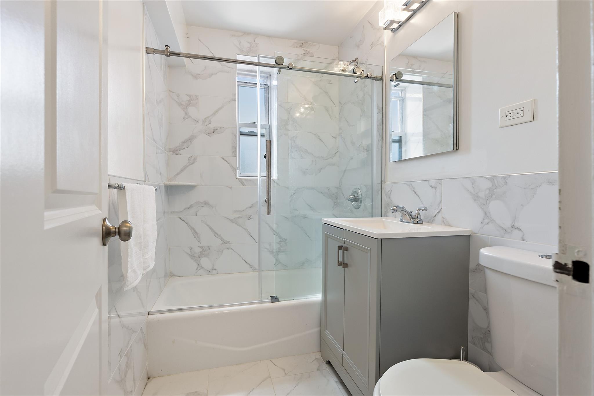 205 E 238th Street # 22, Bronx, NY 10470