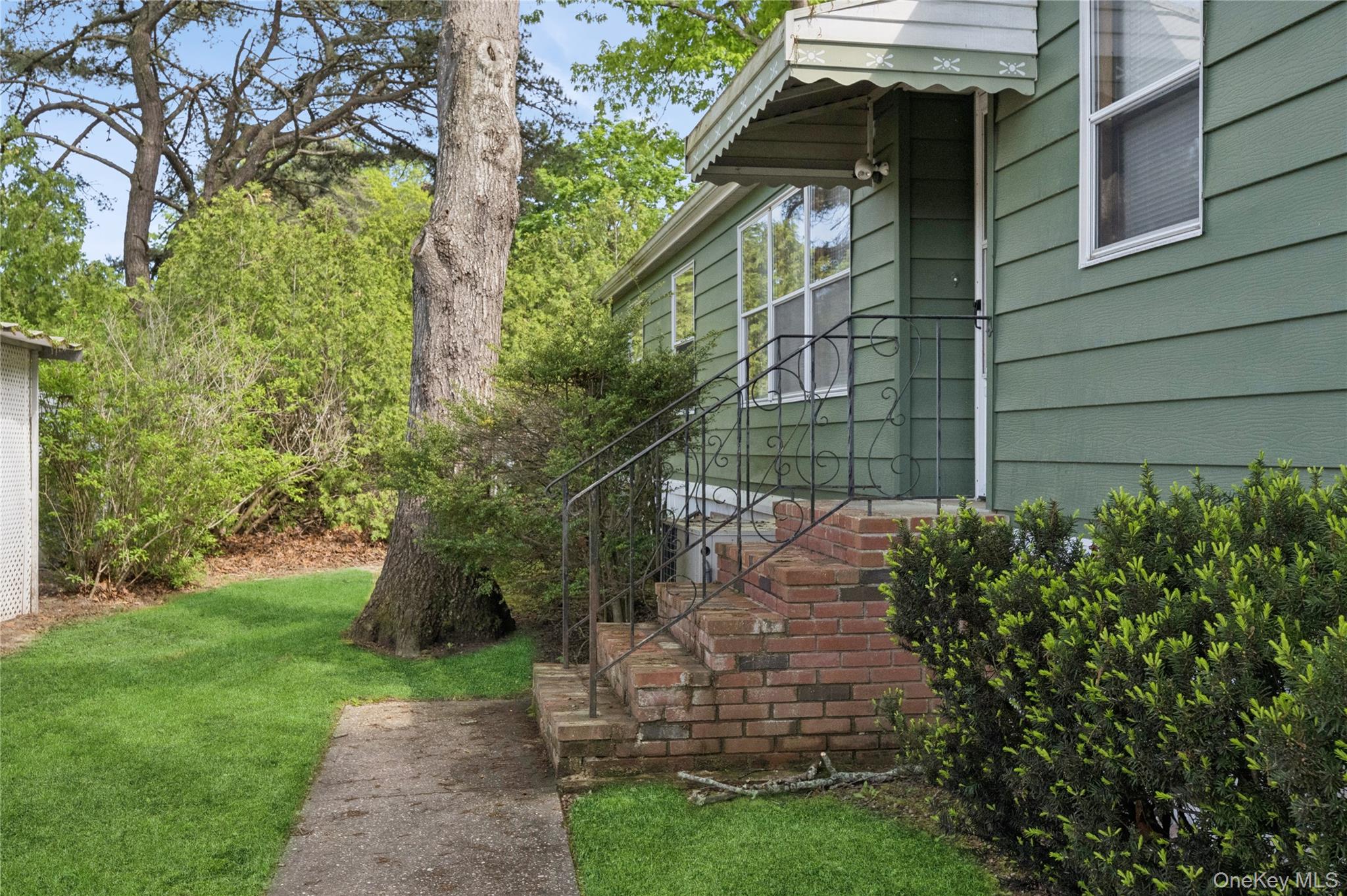 525 Riverleigh Avenue # 169, Riverhead, NY 11901