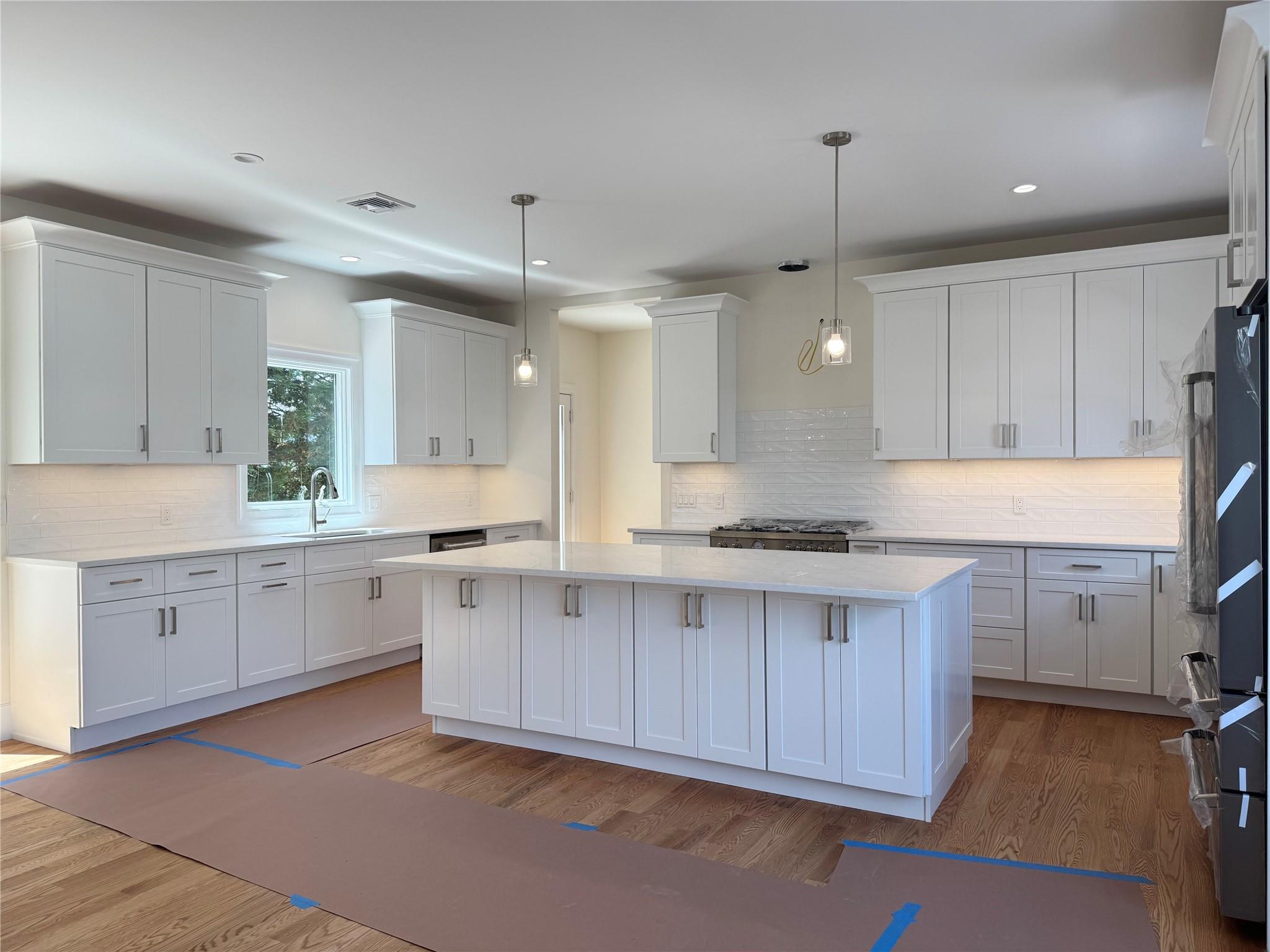 9 First Street, Glenwood Landing, NY 11547