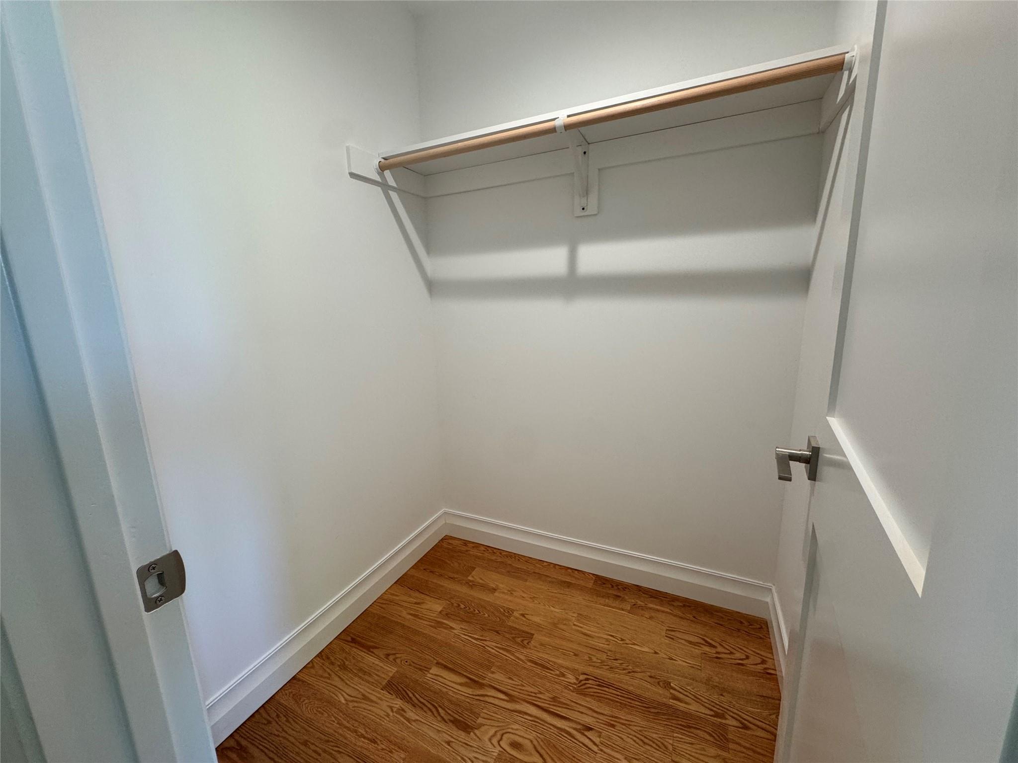 9 First Street, Glenwood Landing, NY 11547